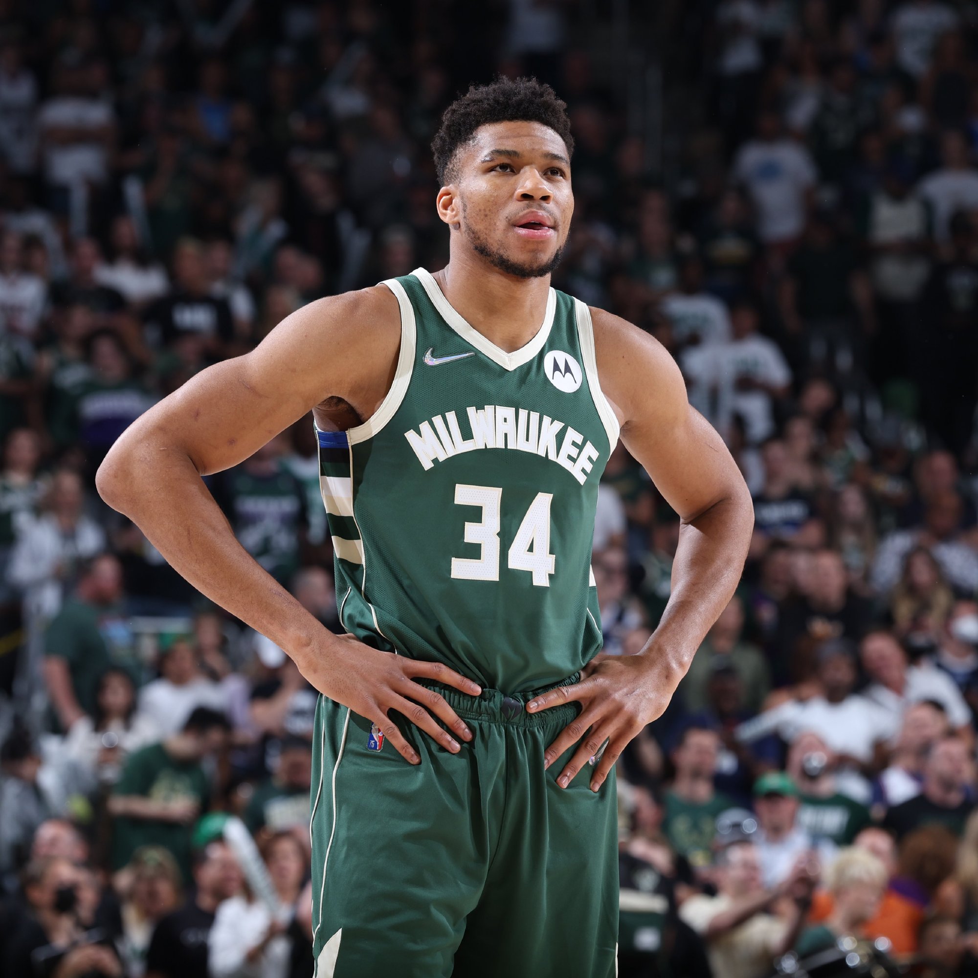 湖人乘胜追击，剑指连胜与里程碑湖人队3月2日击败灰熊升至西部第三，有望超越掘金，争列西部前三位。詹姆斯砍下28分，生涯总得分超5万分。