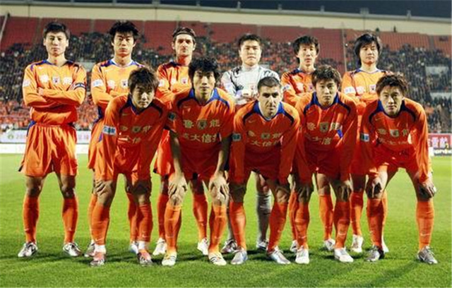 轻松大世界，全英雄免费送！剑与远征：启程全粉丝公测定档8月8日