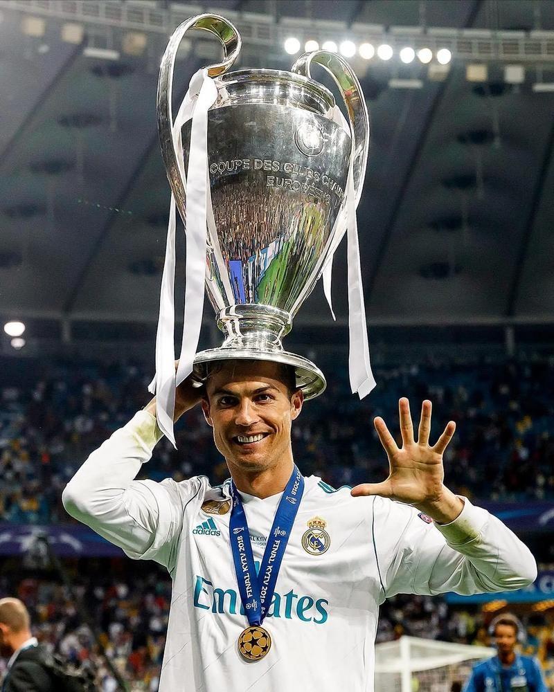 费耶诺德筹划将现有主场升级为下沉式球场，预计能容纳5.6万人