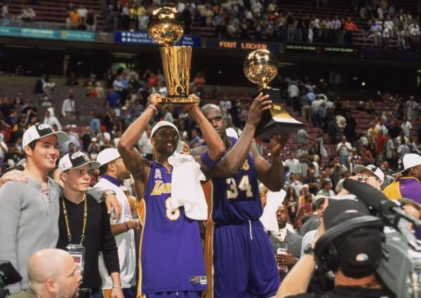 巴萨躲过一劫？尼科19场3球，年薪比肩亚马尔，毕巴给10年长约