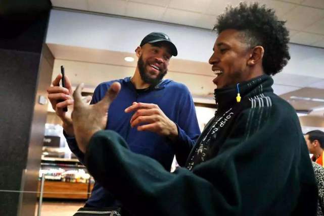 东契奇：40岁詹姆斯在第四节接管了比赛，这真是太疯狂了