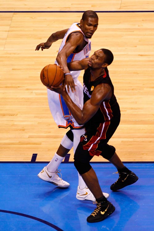 斯洛特：基耶萨生病了，加克波踢利兹联伤了将缺席几周