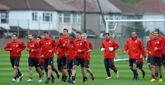 内维尔：曼联需任命熟悉英超、能承受压力且有成功履历的主帅