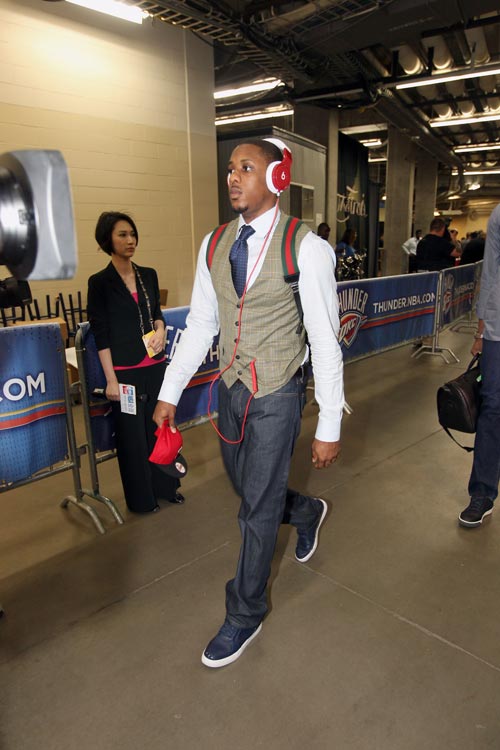 CCTV5直播！上海VS新疆严阵以待，张镇麟渐入佳境，卢伟拒绝爆冷